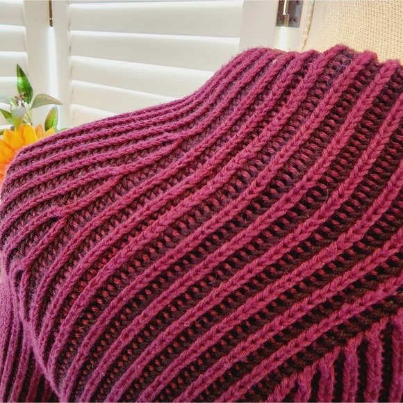 ATHLETA BLK/BURGANDY RIBBED SWEATER SIZE XXS - Picture 6 of 8